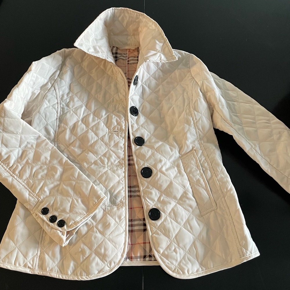 Quilted beige jacket w plaid lining and under collar sz s